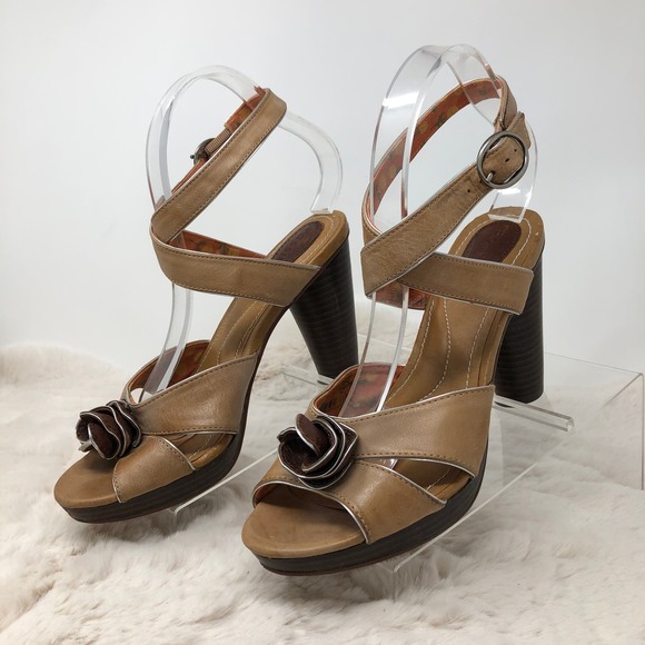 Fossil  Tan Flower Platform Women 4"Heels 1" Platform Sz 8.5 - Picture 2 of 9